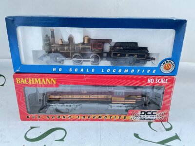 2 X Boxed Bachmann H0 Gauge Locomotives. A American 4-4-0 Steam Loco And A Boston And Maine with DCC Sound. No Reserve.