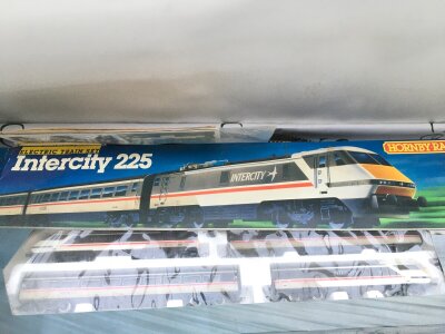 A Boxed Hornby 00 Gauge Interctity 225 Set. No Reserve.