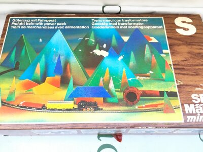 A Boxed Marklin Z Gauge Starter Set #8909. Buildimgs Have Been Built.