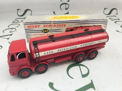 A Boxed Dinky Supertoys Leyland Octopus Tanker-Esso. #943