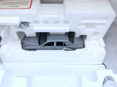 A Collection Of Boxed Diecast 1/18 Scale, including Franklin Mint, Minichamps, signature Series, etc, boxes Are In A Poor State. No Reserve.