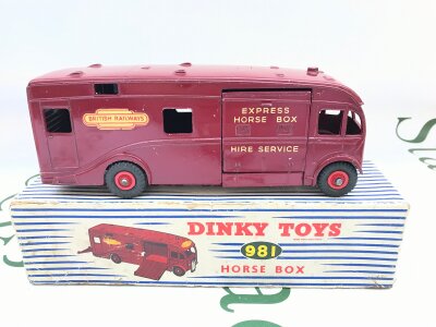 A Boxed Dinky Horse Box #981. No Reserve.