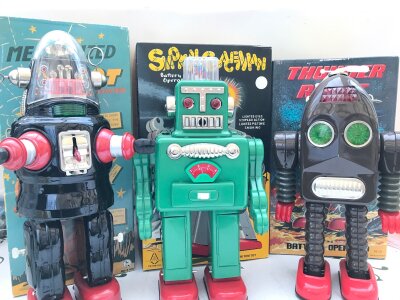3 Boxed Battery Robots. Including Mechanized Robot, Smoking Spaceman And Thunder Robot. No Reserve. (3).