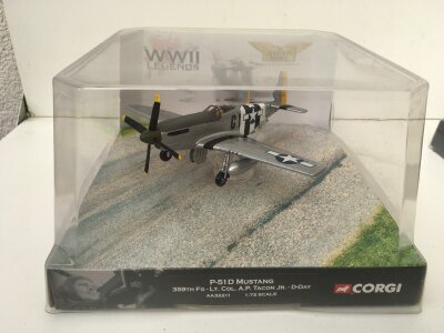 A group of 3 x boxed Corgi Aviation Archive models in WWII legends series.  FeaturesAA32211  P51D Mustang. AA33808.P47D Thunderbolt. HARRIET.. AA31916 Spitfire LF IX.  1:72 scale. No reserve