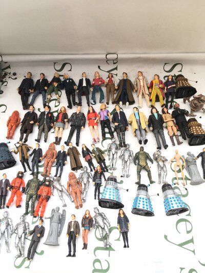 A Box Containing A Large Collection Of Doct Who Figures And Tardis. No Reserve.