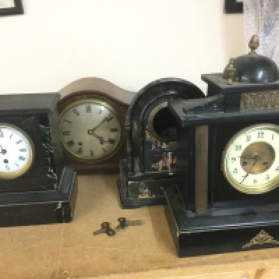 Three mantle clocks and a painted clock case (4). Shipping category D.