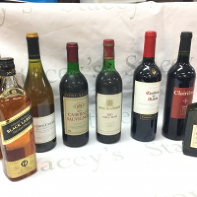 Boxed Jonnie Walker black label, Jacob Creek, Sauvignon 1989, House of Commons Red, Clairieres, Courvoisier Cognac. This lot cannot be posted