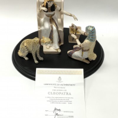 A limited edition Royal Worcester Compton & Woodhouse "The Jewels of Cleopatra" set complete including cheetah and stand, no 321/500, boxed (2)