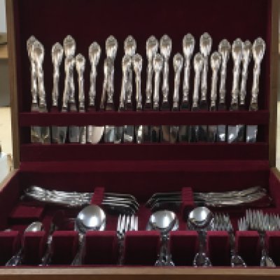 Canteen of Noritake Serenada stainless silver cutlery including knives, forks and spoons. Postage category C