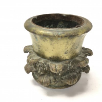 An early 19th century bronze metal cup with stylised acanthus leaves. Approximately 9cm diameter and 9cm tall. Postage B