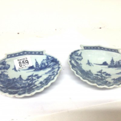 Two 19th century Chinese Export porcelain shell shaped dishes some damage. Diameter 15cm. NO RESERVE