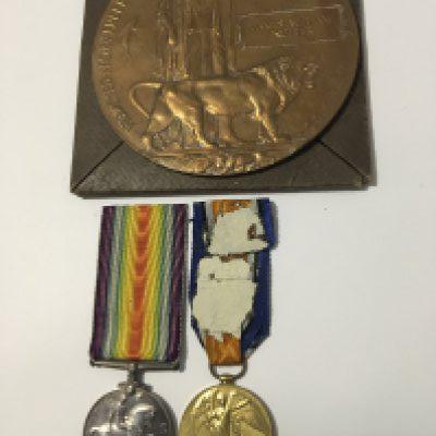 Two l World war medals and a bronze memorial plaque death penny an awarded to 33482 PTE J W Nutter LAN FUS.