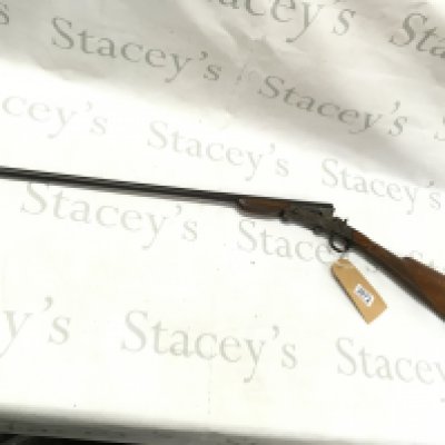 A poachers type folding .410 single barrel shot gun. 27.5inch barrel 42 inches overall. A FIREARMS OR SHOTGUN LICENSE IS REIRED TO BUY THIS LOT VIEWING AND AFTER SALE COLLECTION BY APPOINTMENT ONLY.