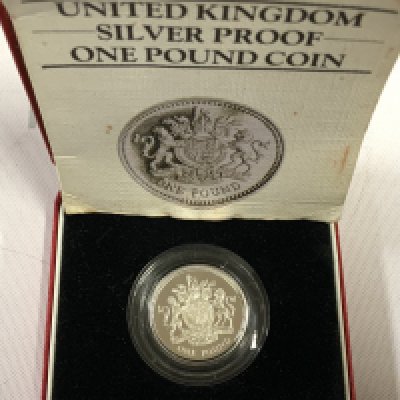 United Kingdom first issue 1983 Royal Mint Piedfort sterling silver &Acirc;&pound;1 coin. (A)