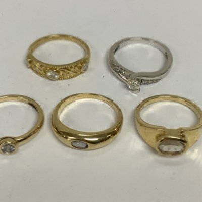 5 9ct gold and semi precious and precious stone set rings (A)