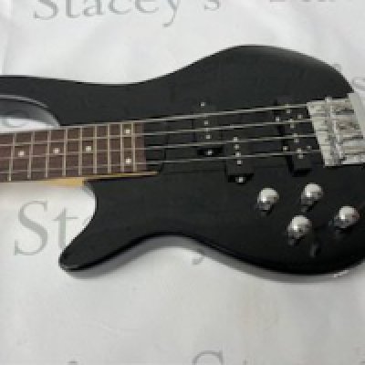 A Gear for Music Left Handed Bass Guitar in Black with chrome parts. Overall condition very good used. Comes with two practice amps. A boxed Gear for Music LBL10 and Peavey Max 126 <a href="https://www.the-saleroom.com/en-gb/auction-catalogues/staceys-auctioneers-and-valuers/catalogue-id-srsta10351/lot-b14f8b9f-6e54-4bcf-8517-b24101151cda"> Click Here to Register to bid </a>