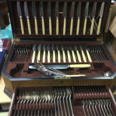 A cased canteen of cutlery comprising Elkington and JR Ogden & Sons examples. Shipping category D.