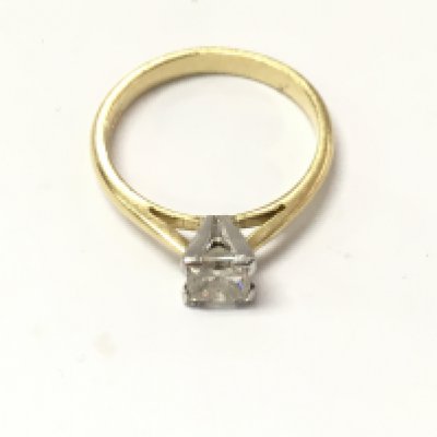 18ct gold princess cut solitaire diamond rings. Approximately 0.60ct size I 1/2 and 2.33g