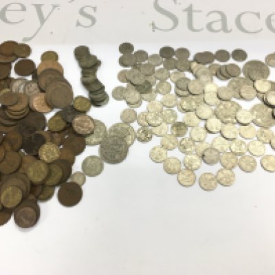 A collection of circulated coinage including approximately 120g of pre 1946. NO RESERVE