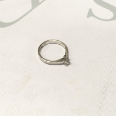 An 18ct white gold solitaire ring, Approx weight 3 grams, Approx size N.