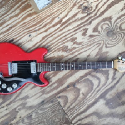 An early 1960s Hofner Colorama II Model 164V electric guitar. No case.