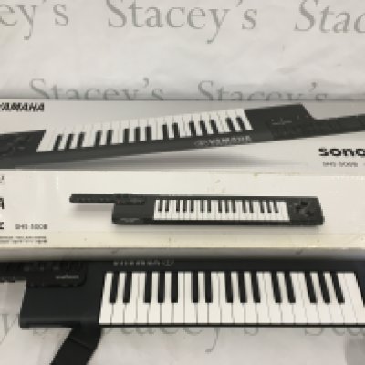 A boxed Yamaha Sonogenic SHS-500B keytar.