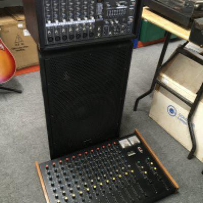A vintage MM Electronics MP175 12 channel mixer, a boxed Phonic 740 Powerpod Plus powered mixer, a boxed Studiomaster GX15 speaker and a box of leads (4)