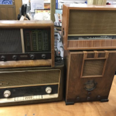 Six circa 1930s and later vintage radios.