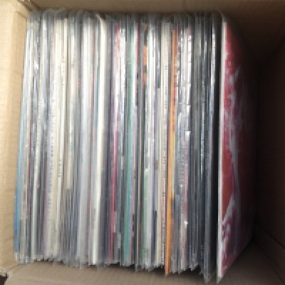 A box of dance, electro and hip hop LPs and 12" singles by various artists including Prodigy, Chemical Brothers, Renegade Soundwave and others.