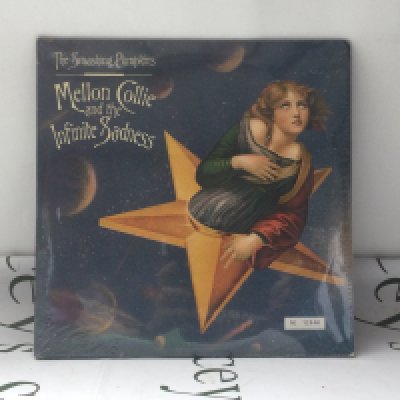 The Smashing Pumpkins. A rare and sealed 1996 original EU pressing of Mellon Collie And The Infinite Sadness. Numbered 12544 and still in original factory shrink wrap.