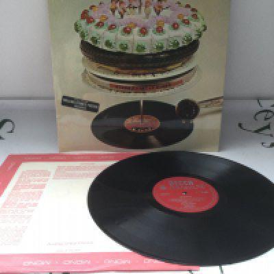 A first UK mono pressing of The Rolling Stones Let It Bleed LP complete with poster. EX/EX.
