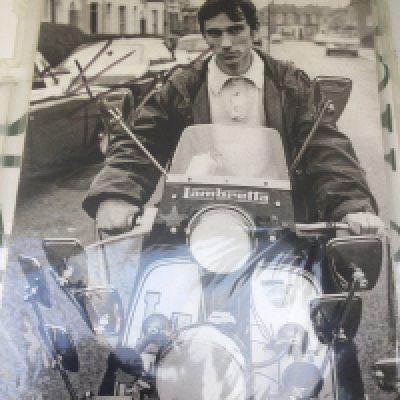 A Phil Daniels signed photo. No COA.