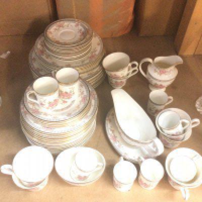 A Royal Doulton Canton part dinner set including coffee cups, plates, tea cups, sauce boat etc