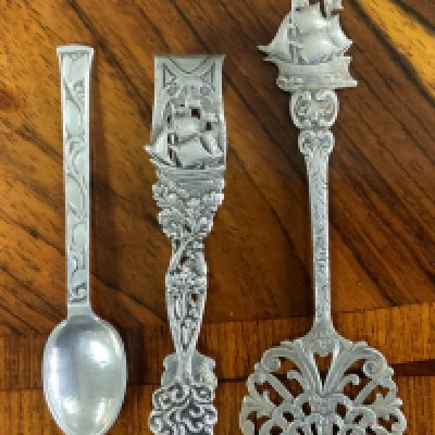 3 continental silver cutlery items (A)