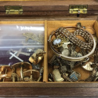 A Collection of costume jewellery including rolled gold pendants, rings, bracelets