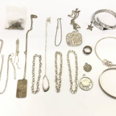 A collection of assorted silver jewellery items including chains bracelets etc Approx 155g Postage B
