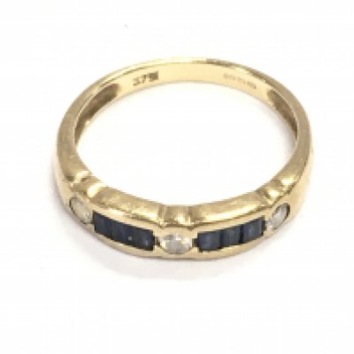 A 9ct sapphire and diamond ring size N and 2.27g Postage A