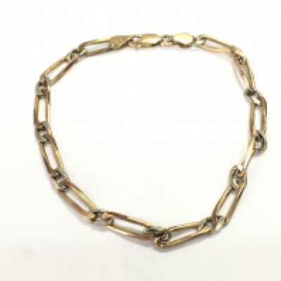A 9ct gold open link bracelet. 6.42g Postage A