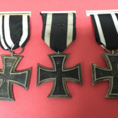 A collection of Imperial German I world war iron cross medals second class and two German Third Reich II world war medals all appear authentic however please satisfy yourselves before you bid. (7)