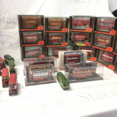 A collection of boxed Diecast model buses in London Transport livery by EFE. Also includes an additional 9x loose buses. No reserve