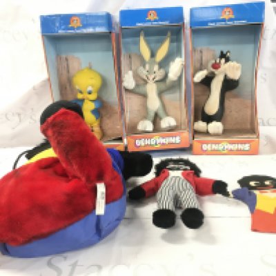 3 x boxed looney tunes bendykins featuring Bugs bunny..Sylvester and Tweety Pie. Also 3x gollies a doll..a hand puppet..a backpack. No reserve