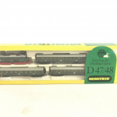 A Boxed Minitrix N Gauge Set # D47/48 Electric 2 Pantograph E44007 And 3 Passenger Coaches. No Reserve.