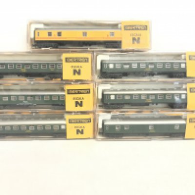 7 Boxed Ibertren N Gauge Renfe (Spanish) coaches And A Spanish Post Coach. No Reserve.