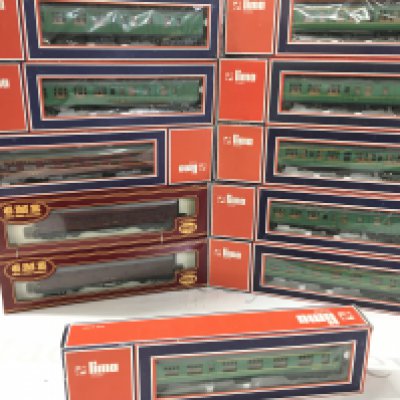 11 Boxed 00 Gauge Coaches By Lima And Airfix. No Reserve.