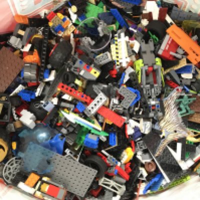 3 Bags Containing Loose Lego. No Reserve (3). This lot Cannot be posted.