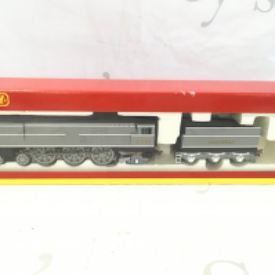 A Boxed Hornby 00 Gauge SR 4-6-2 Battle Of Britain Class Fighter Command. #R.2286.