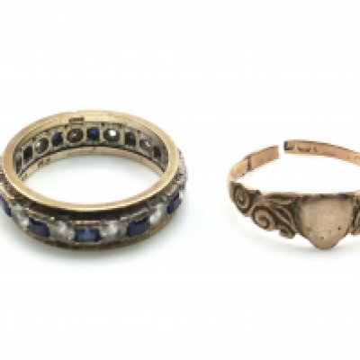 2 9ct gold rings including one set with sapphires size O 1/2 and 5.79g total. Postage A