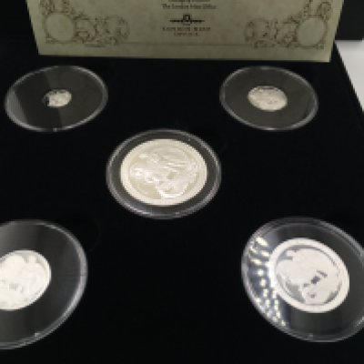 Silver Sovereign five coin set. Postage B