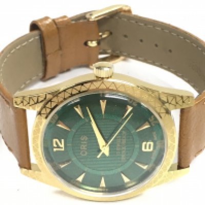 A 17 jewel mens Manual wind Oris watch. 35mm case reconditioned and good working order