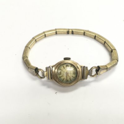 A 9ct gold cased ladies watch.